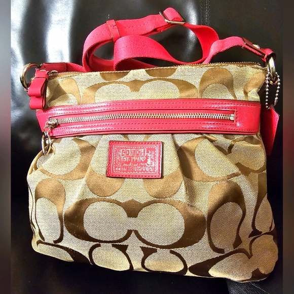 Coach Handbags - Coach Poppy Shoulder Crossbody Sachel with Signature C witg Hot Pink Leather EUC